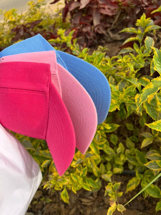Caps